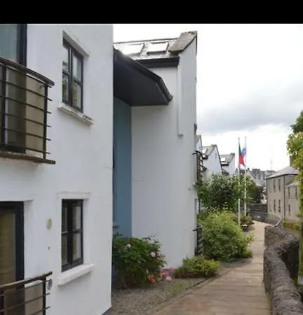Riverside Apartmán *