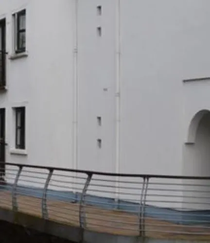Riverside ウェストポート