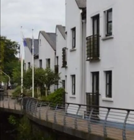 Riverside Lejlighed *