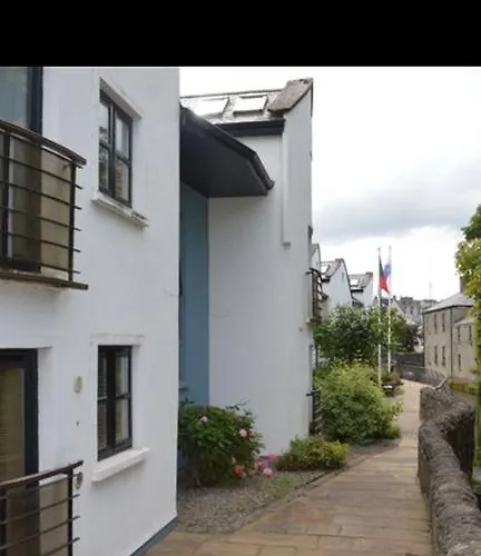 Riverside דירה *